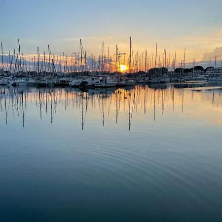 Vue Port, Parking Prive, Terrasse, Clim